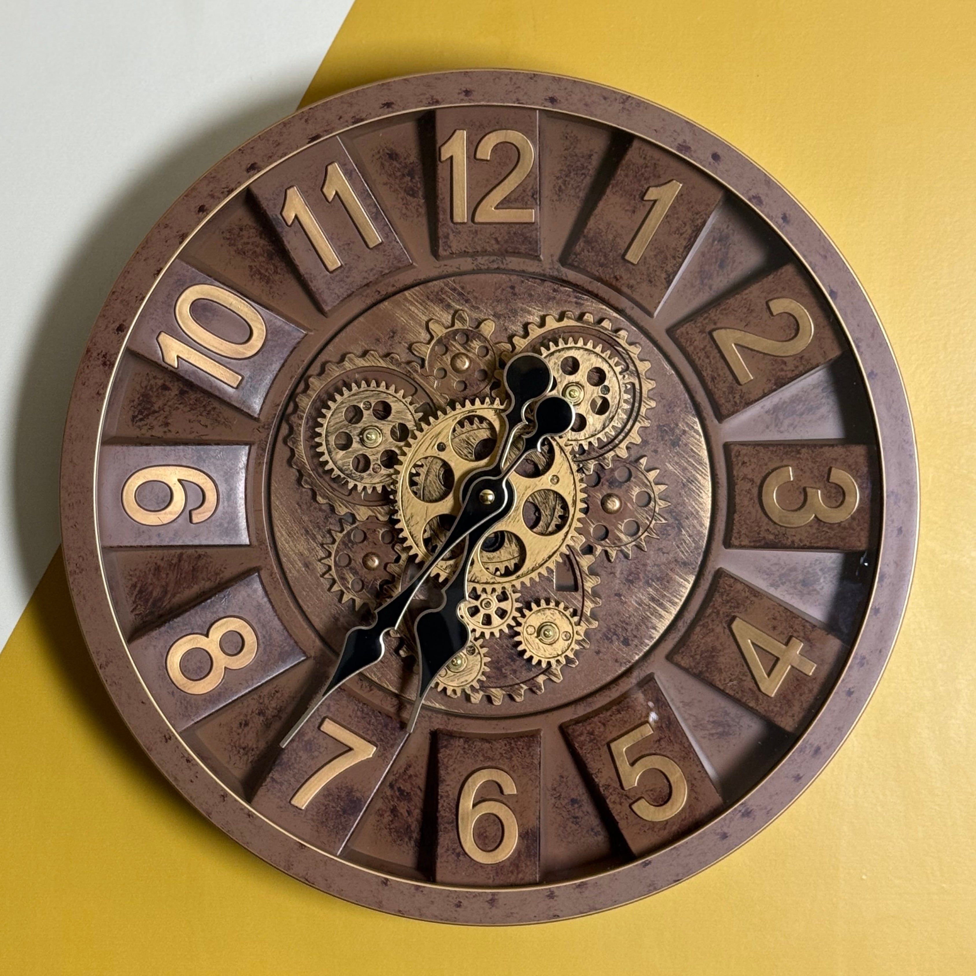 Vintage Gear Numerical Clock