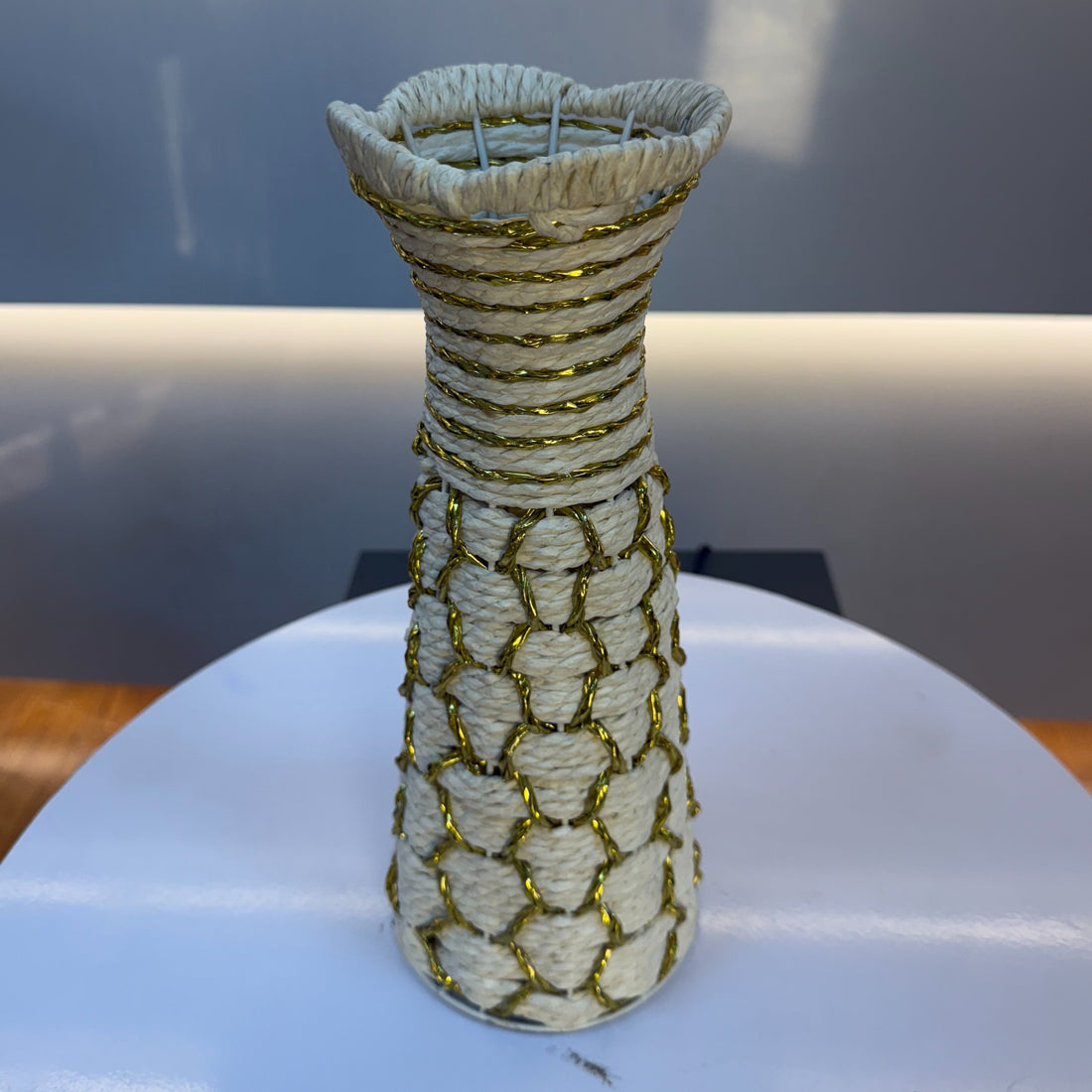 Jute White and Golden strip Pot