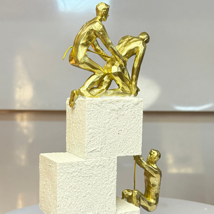 Support & Strength Showpiece