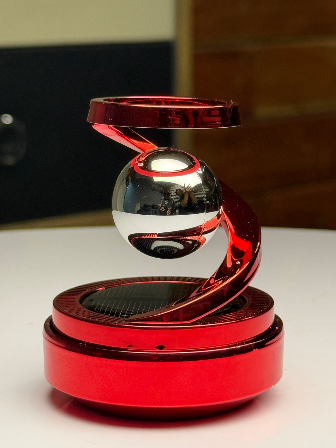 Red Solar Moving Illusion Car Perfume