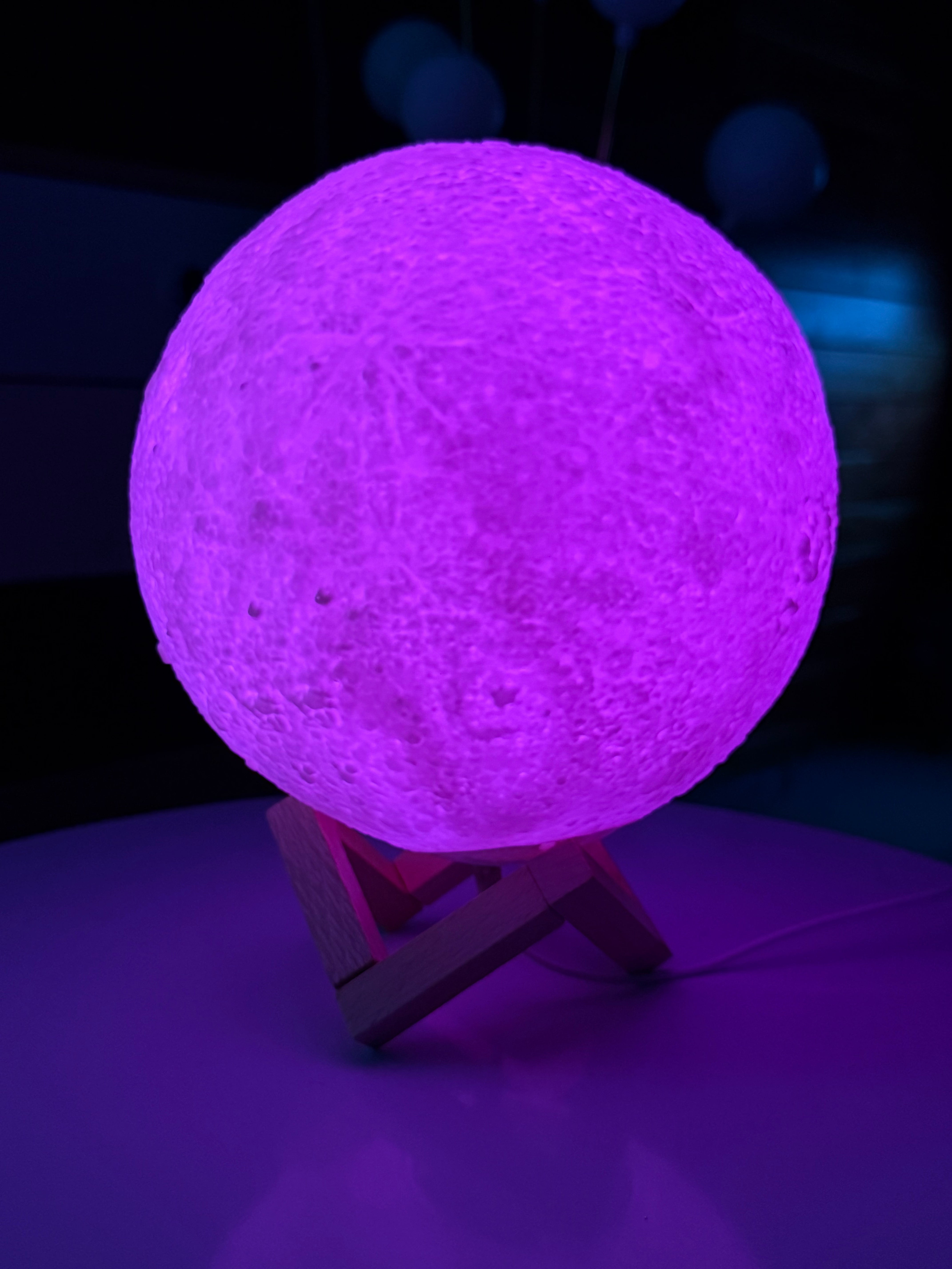 3D Printed Colourful Moon Lamp