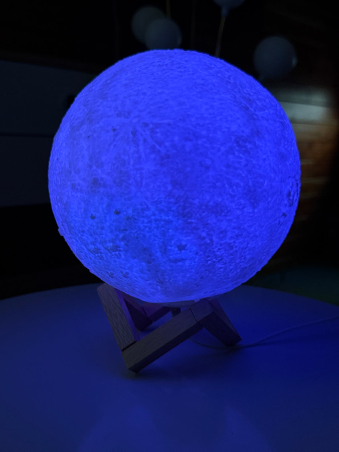 3D Printed Colourful Moon Lamp